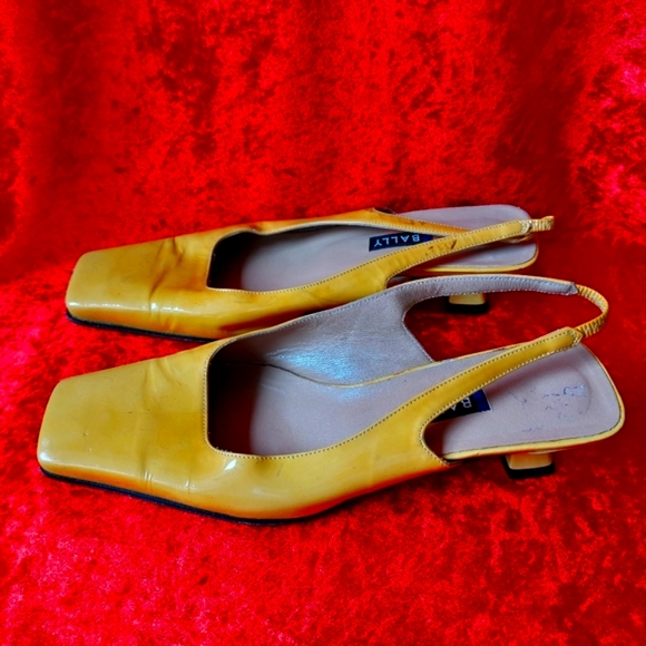 Vintage Shoes Women's by BALLY 37 EU 6 1/2 US Size Yellow Real Patent Leather π - Picture 2 of 16
